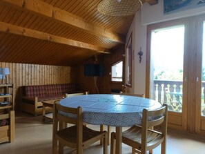 Dining - Apartment for 4, near slopes and shops, Crest-Voland (Crest-Voland)