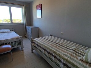 2 bedrooms