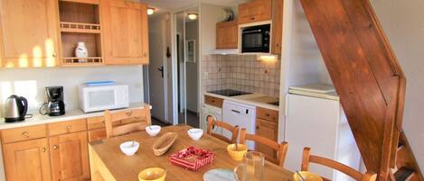 Fridge, microwave, dishwasher, coffee/tea maker