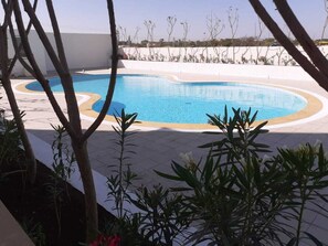 Outdoor pool - Pride Resort Rajkot (Rajkot)