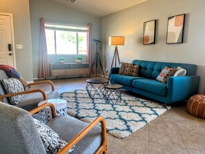 Living area - West side home where comfort, space, and tranquility come together (Tucson)
