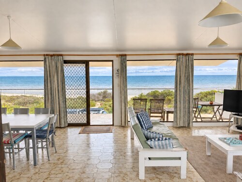 Absolute Beachfront on the cliff with easy stair access to the beach (BYO LINEN)