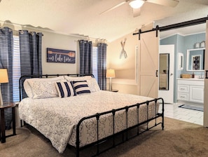 3 chambres, fer et planche à repasser, Wi-Fi, draps fournis