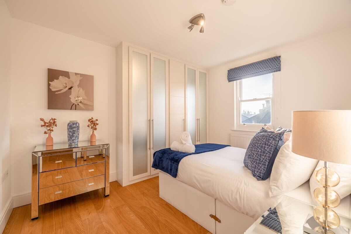 3 bedrooms, iron/ironing board, travel crib, WiFi
