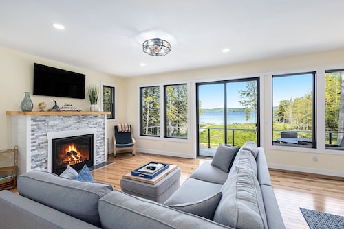 🛶 Sunrise Sands Retreat | Torch Lakefront Home w/ Beach & Dock | Game Room ➠ 2364