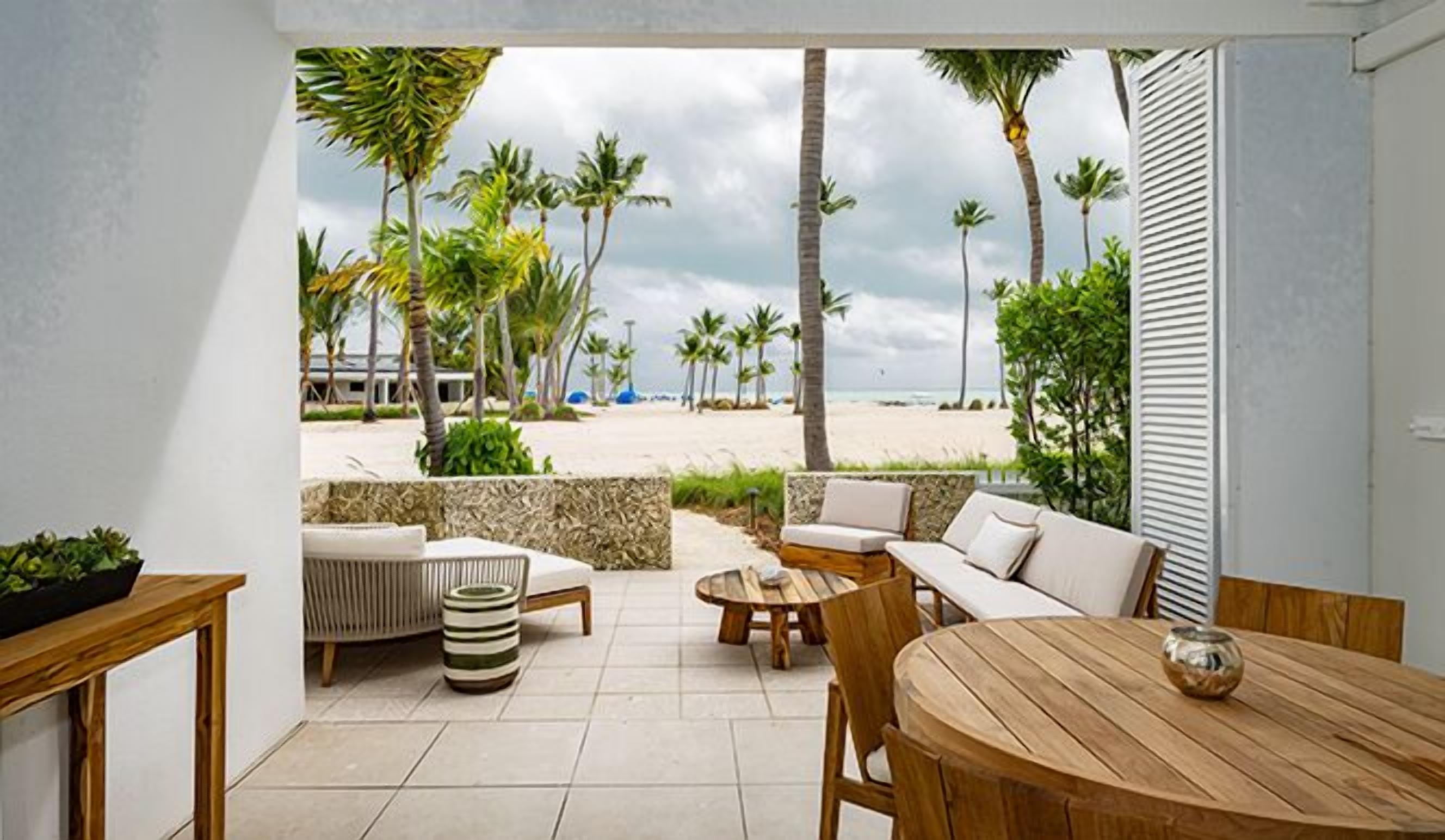 Oceanfront Paradise Retreat! Outdoor Pool, Pets Allowed, Near Coral Bay Marina