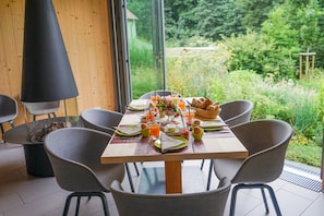 Tägliches einheimisches Frühstück gegen Gebühr