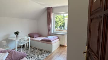 Luxury Shared Dormitory, Women only | Premium bedding, down comforters, in-room safe, individually decorated
