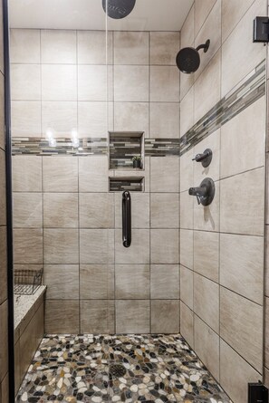 Douche, serviettes fournies