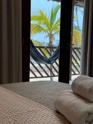 أغطية فراش متميزة وميني بار وبديكورات فريدة لكل غرفة وطراز فريد لكل وحدة