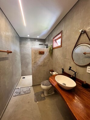 Romantic Room, 1 Katil Ratu (Queen), Patio, Resort View | Bilik Mandi | Pancuran mandi, hulu semburan mandi hujan 