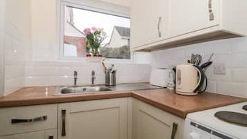 Keittoastiat/astiat/ruokailuvälineet