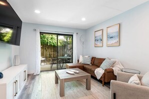 テレビ、書斎 / ワークスペース