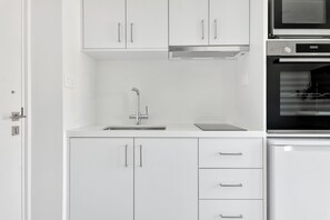 Luxury Apartment | Private kitchen - Phaedrus Living: Alkminis Seaview Suites Mare (Paphos)