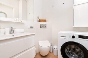 Shower, hair dryer, shampoo