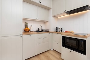 Fridge, microwave, stovetop, dishwasher - Cozy Apartment | Parking in the garage | 600 m to the Beach (Jastrzębia Góra)