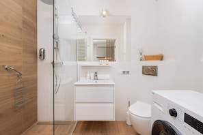 Dusche, Haartrockner, Shampoo