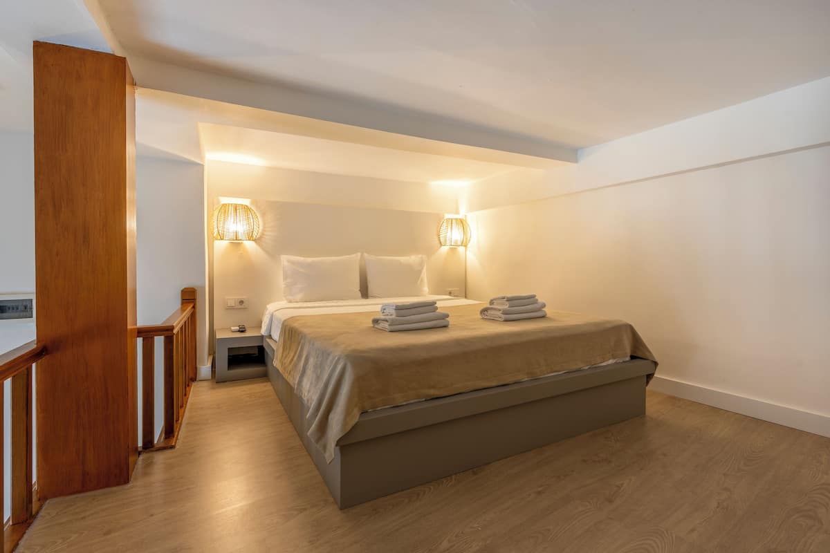 Superior kamer | Lakens van Egyptisch katoen, luxe beddengoed, een minibar