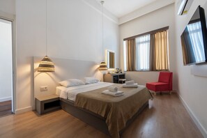 Egyptian cotton sheets, premium bedding, minibar, in-room safe