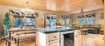 Deer Run - Chalet w/ Fireplace