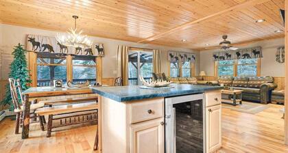 Deer Run - Chalet w/ Fireplace