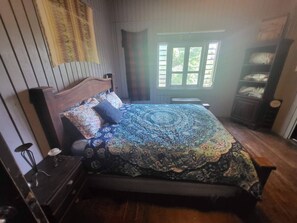 4 bedrooms, bed sheets