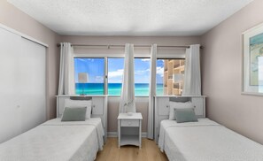 2 bedrooms, travel cot, free WiFi, bed sheets - 2BR Pinnacle Port 4th Floor Unit w/ Gulf Views (Panama City Beach)