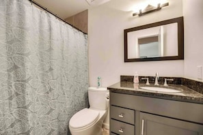 Unclassified image, 4 of 15, button - I50 - Apt|Patio|11mi to Convention Ctr|Sleeps 2 (Irving)