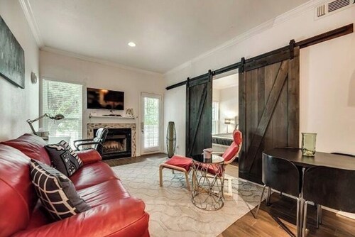 I50 - Apt|Patio|11mi to Convention Ctr|Sleeps 2