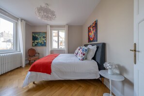 3 bedrooms, desk, iron/ironing board, free WiFi
