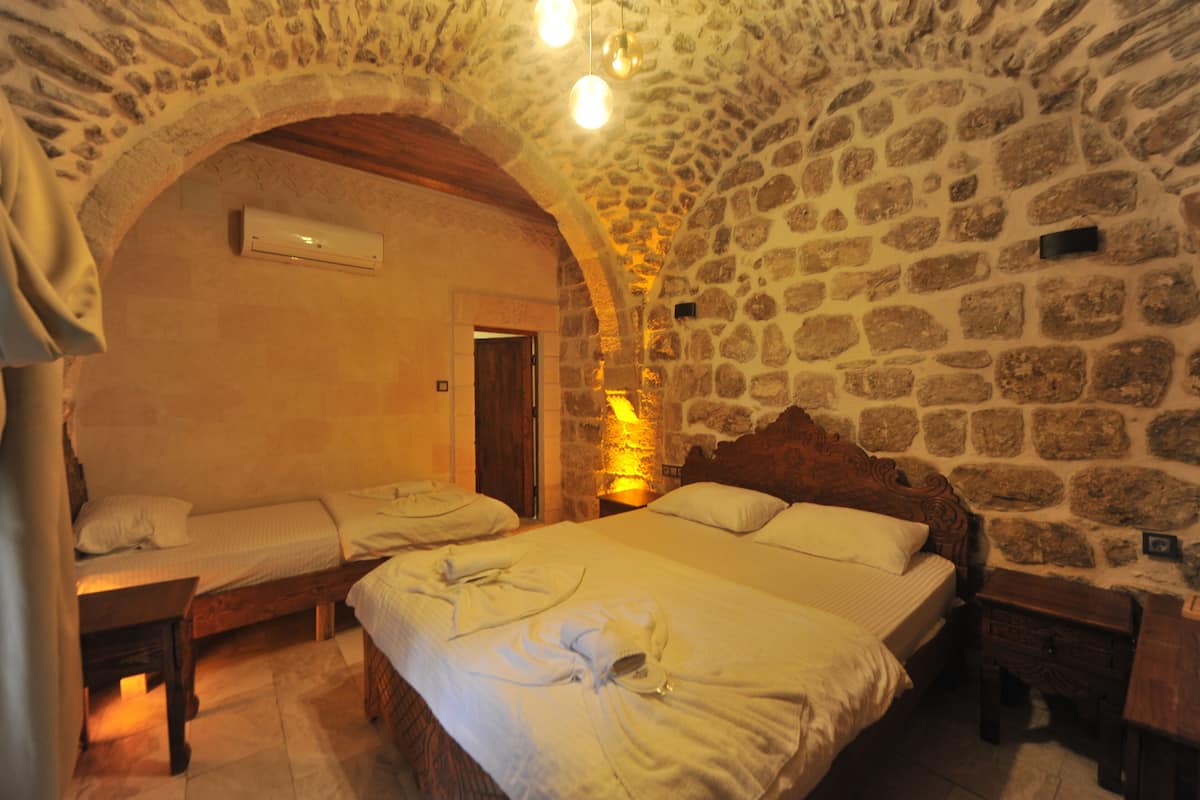 SAHMERAN ROOM | Egyptian cotton sheets, premium bedding, free WiFi