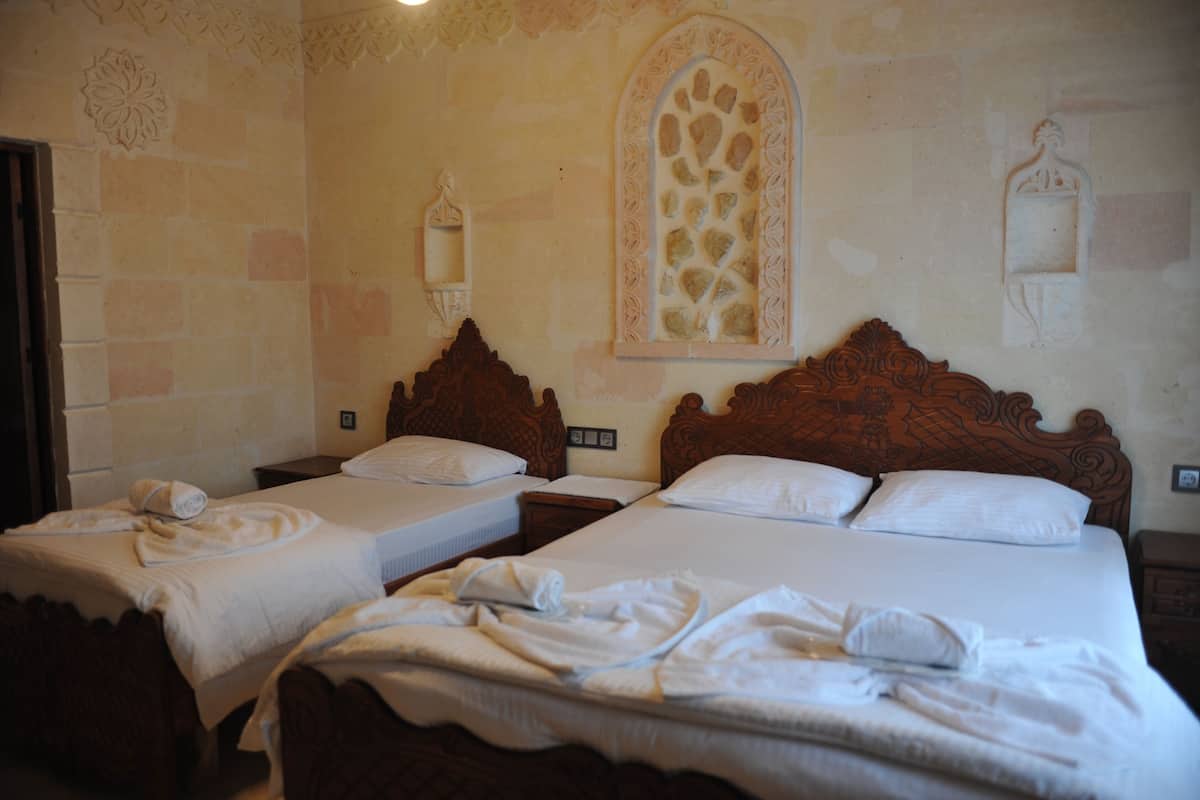 SEHRAZAT ROOM | Egyptian cotton sheets, premium bedding, free WiFi