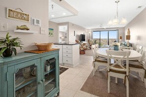 Dining - Sandy Square - Beautiful 3 Bedroom Ocean Front Condo! (Ocean City)