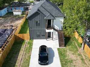 Exterior - King Bed Haven Near Downtown
 (Houston)