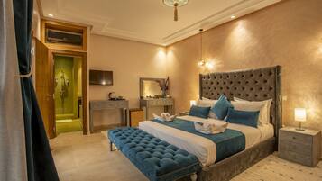 5 chambres, fer et planche à repasser, Wi-Fi, draps fournis