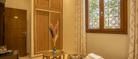 5 soverom, strykejern/-brett, wi-fi og sengetøy