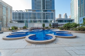 Pool - Dubai Marina - Stunning Huge 4 Bedroom Apts Near JBR - Gym - Pool - Parking by Sojo Stay (Dubai)