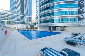 Pool - Dubai Marina - Stunning Huge 4 Bedroom Apts Near JBR - Gym - Pool - Parking by Sojo Stay (Dubai)