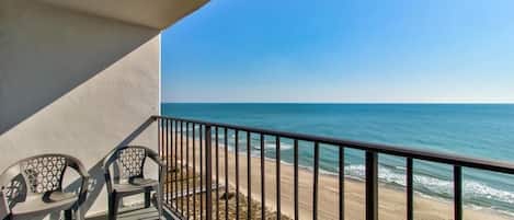 Condo, 2 Bedrooms | Property grounds