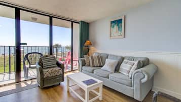 Condo, 1 Bedroom | Interior