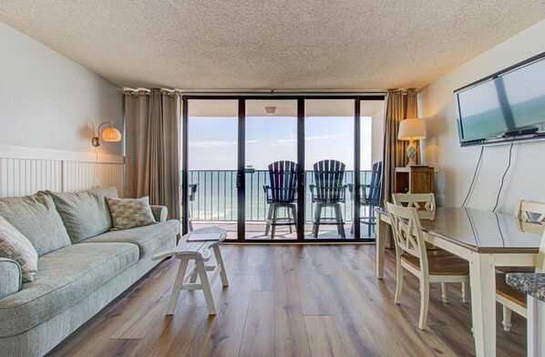 Condo, 1 Bedroom | Living area