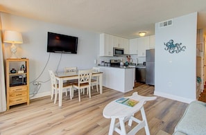 Condo, 1 Bedroom | Dining