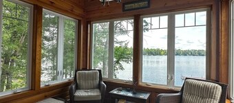 Owl House Limit 8 3 Bedroom Home by RedAwning