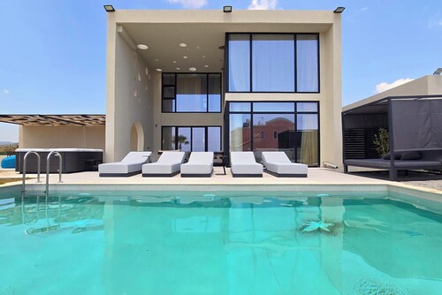 Trapezia Luxury Living-Sapphire 