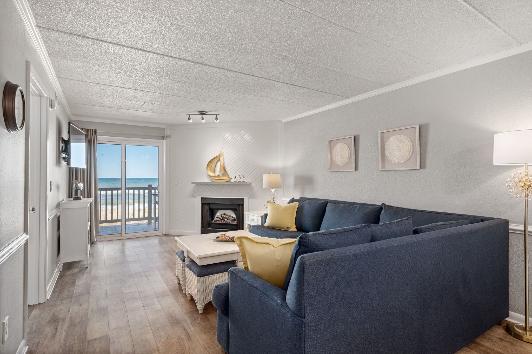 Newly Reno Oceanfront with Unobstructed Views. Beach & Ocean! 10/12-10/19 Avail
