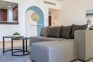 Living area - JBR Beach Bliss - One & Three Bedroom Luxury Apartments by Sojo Stay (Dubai)