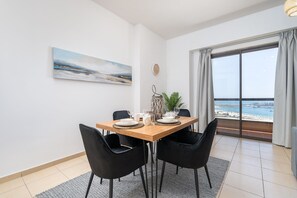 Apartment, 1 Bedroom, Balcony, City View | In-room dining