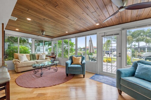 Water Front Home Island Paradise, come explore true tranquility. 