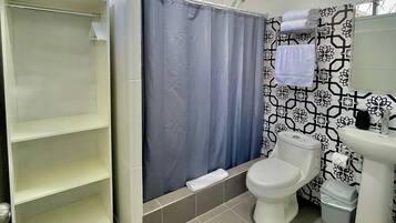 Towels, soap, shampoo, toilet paper