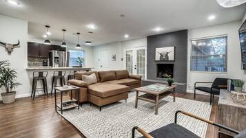 TV, fireplace, offices